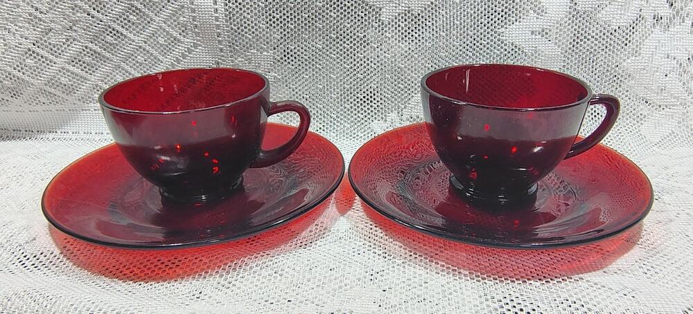 2 Vintage Anchor Hocking Tea / Coffee Cups & Saucers Ruby Red Glass (C)